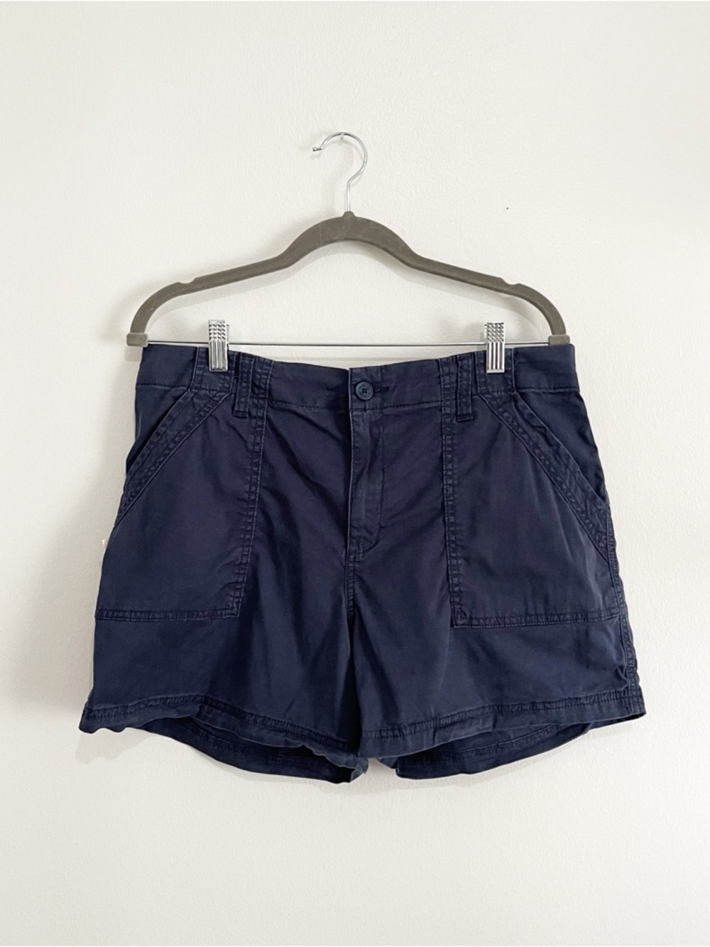Magellan Outdoors Navy Blue Classic Fit Shorts Women's Size Large Elastic Back